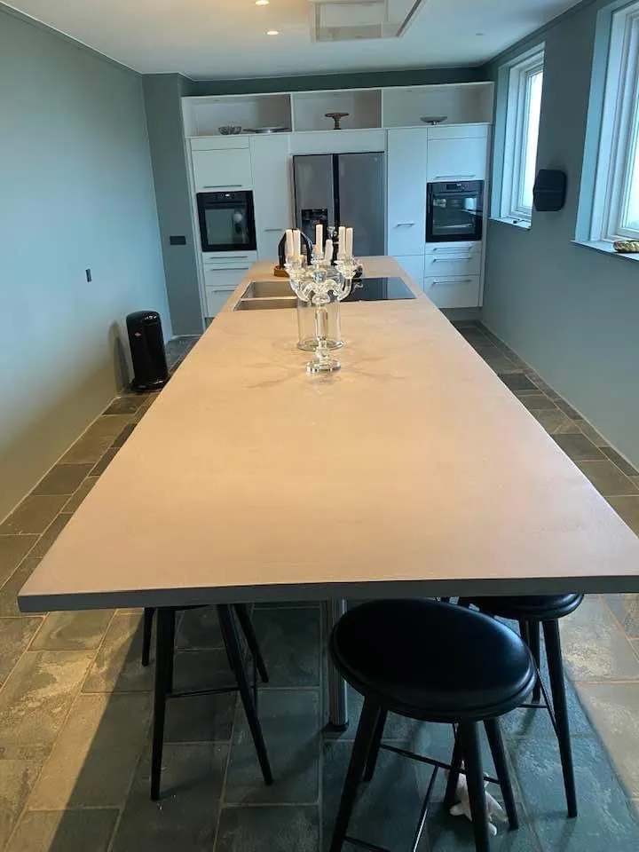 Microcement projekt på køkkenbordplade og væg 02